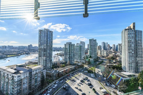 2713 89 NELSON STREET, Vancouver