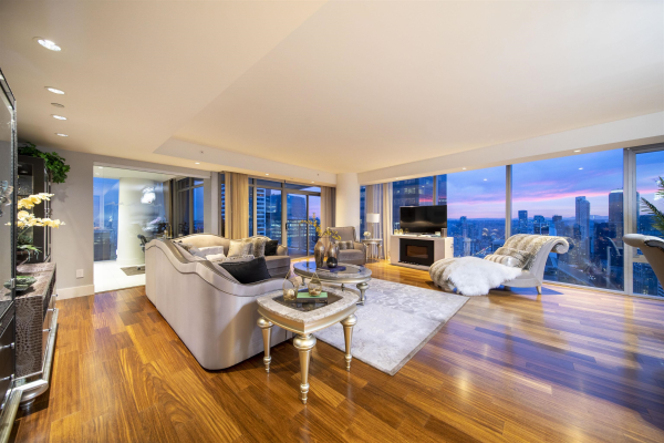 3305 667 HOWE STREET, Vancouver