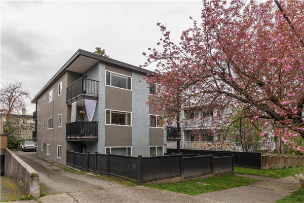 203 1985 W 8TH AVENUE, Vancouver
