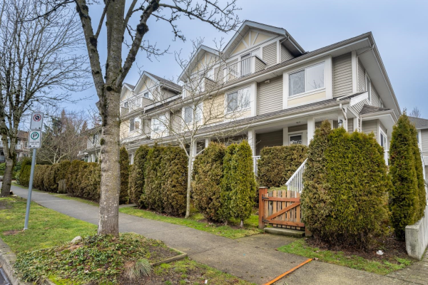 2 7136 18TH AVENUE, Burnaby