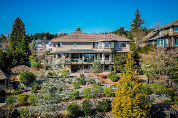 1527 PARKWAY BOULEVARD, Coquitlam