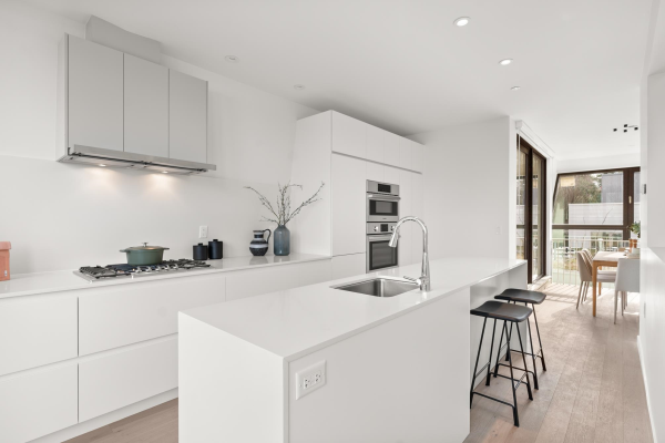 2 6 W 17TH AVENUE, Vancouver