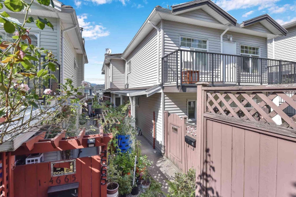 4 4665 CANADA WAY, Burnaby