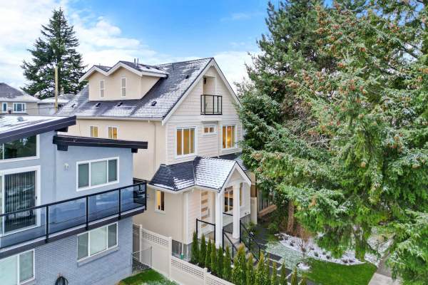 3192 E 19TH AVENUE, Vancouver