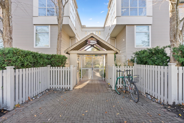 316 3150 W 4TH AVENUE, Vancouver