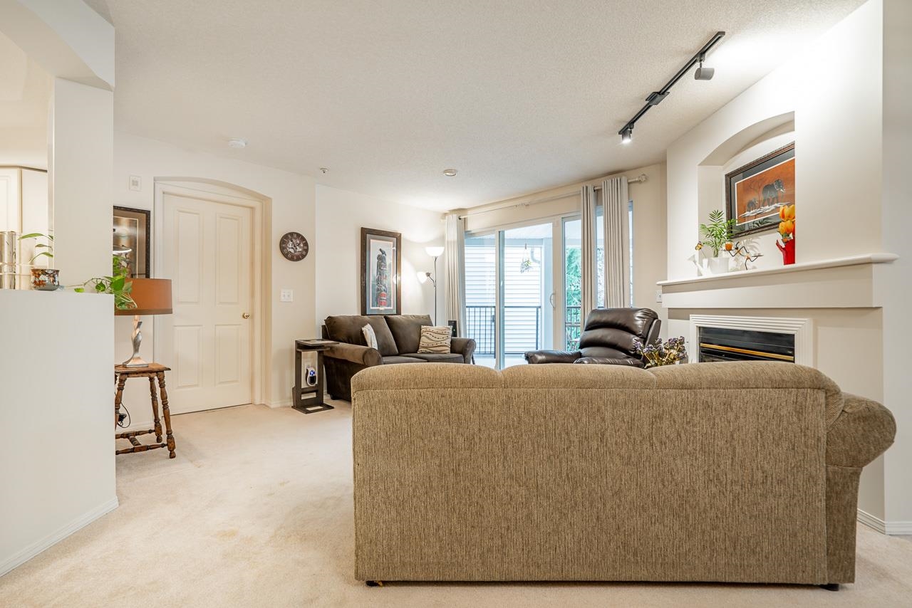 207 20976 56 AVENUE, #207
