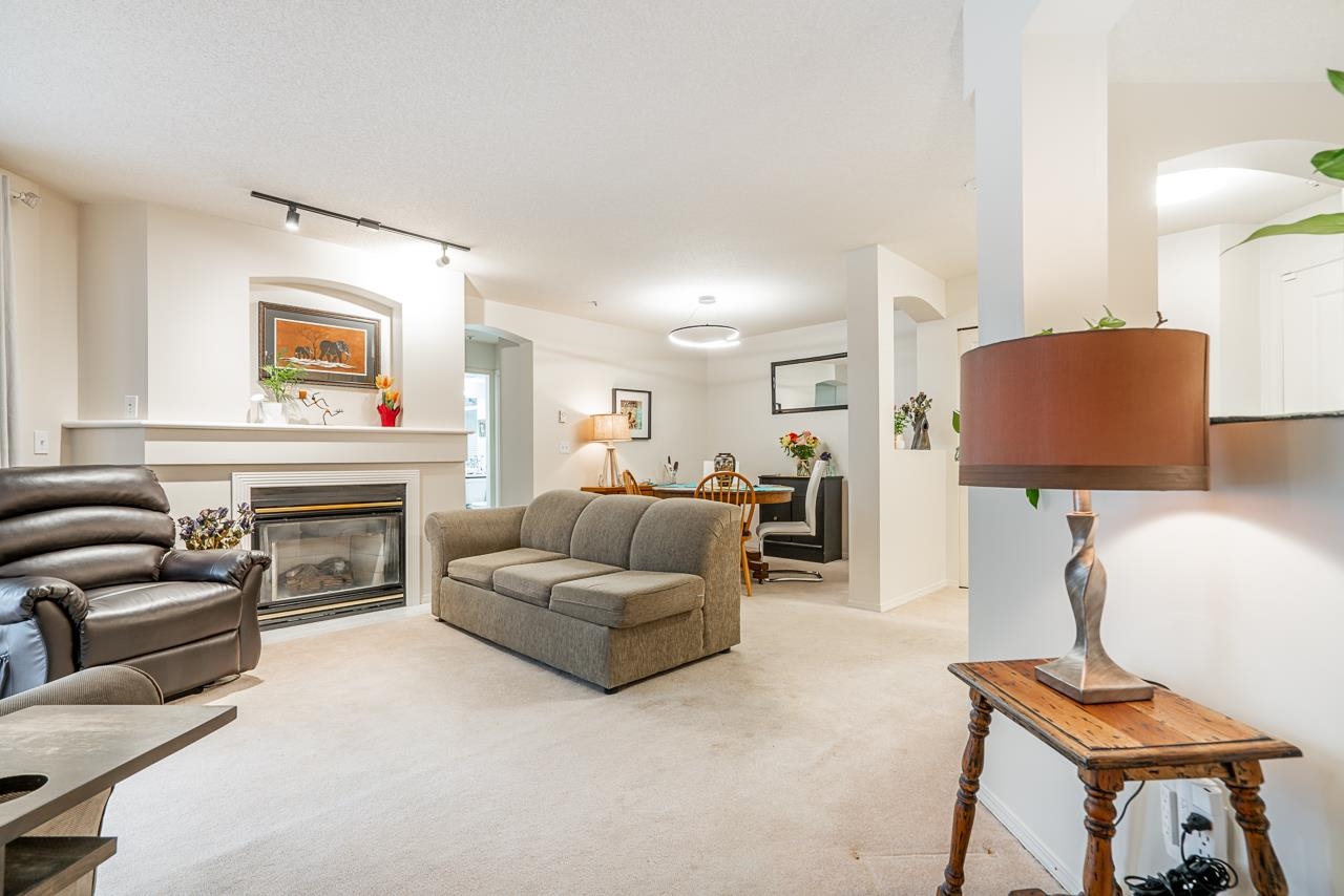 207 20976 56 AVENUE, #207