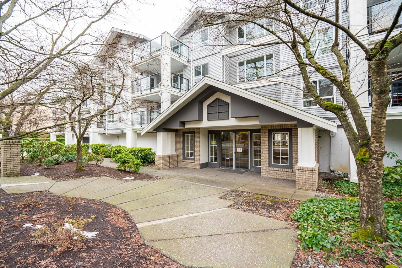 207 20976 56 AVENUE, #207