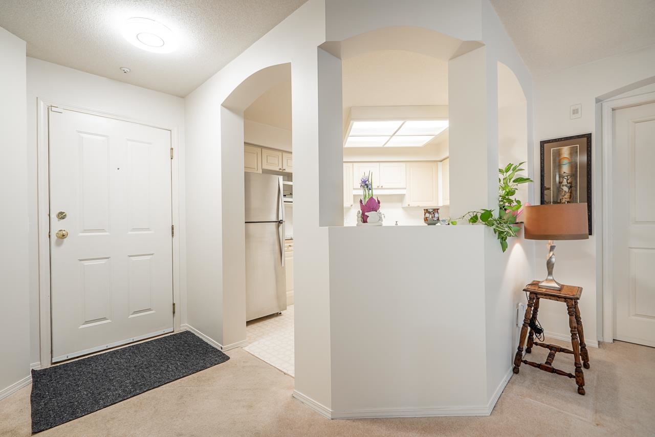 207 20976 56 AVENUE, #207