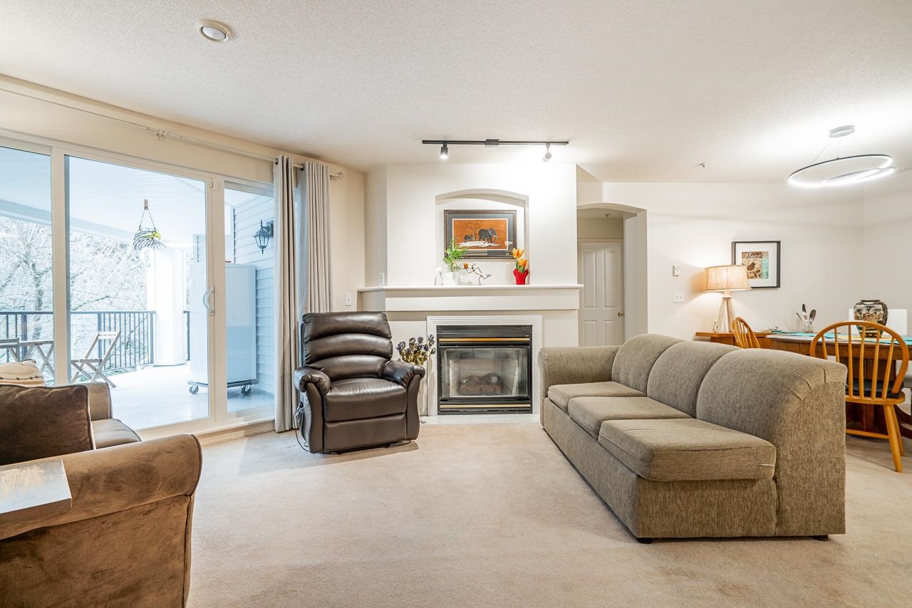 207 20976 56 AVENUE, #207
