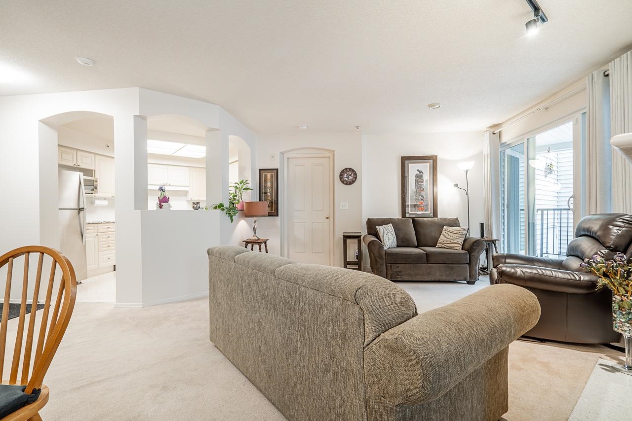 207 20976 56 AVENUE, #207