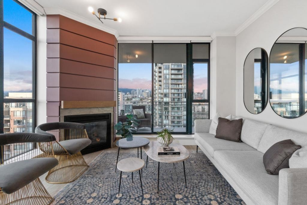 1606 155 W 1ST STREET, North Vancouver