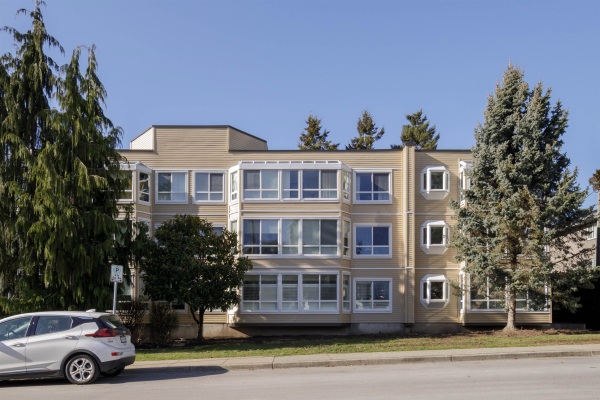 303 1467 MARTIN STREET, White Rock