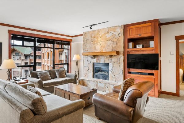 324 2202 GONDOLA WAY, Whistler