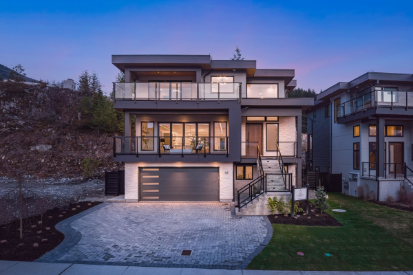 16 3385 MAMQUAM ROAD, Squamish