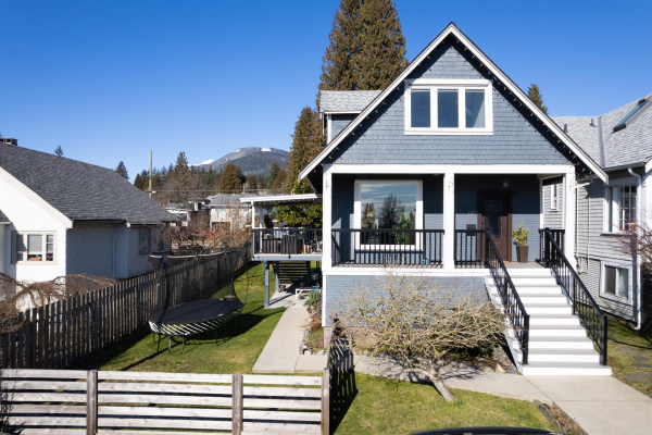 222 E 25TH STREET, North Vancouver