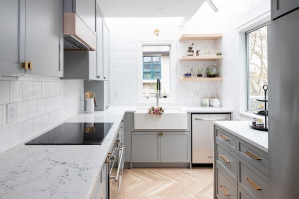 405 3720 W 8TH AVENUE, Vancouver