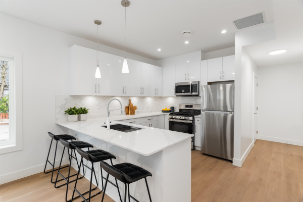3 271 BLUE MOUNTAIN STREET, Coquitlam