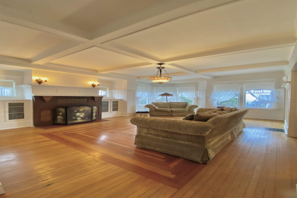 3710 PANDORA STREET, Burnaby