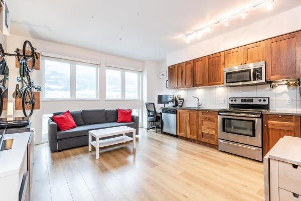 411 37841 CLEVELAND AVENUE, Squamish