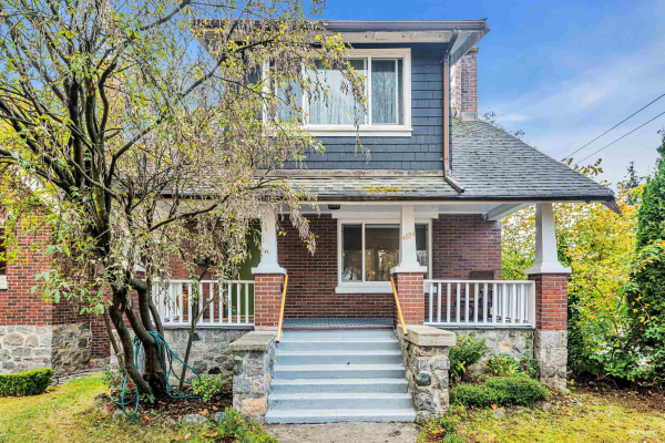 4694 W 8TH AVENUE, Vancouver