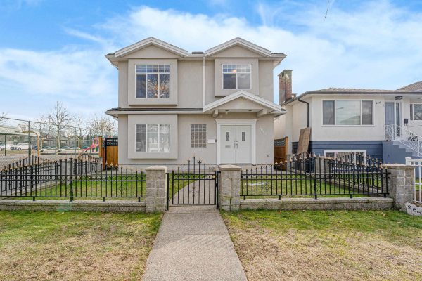 2668 PARKER STREET, Vancouver