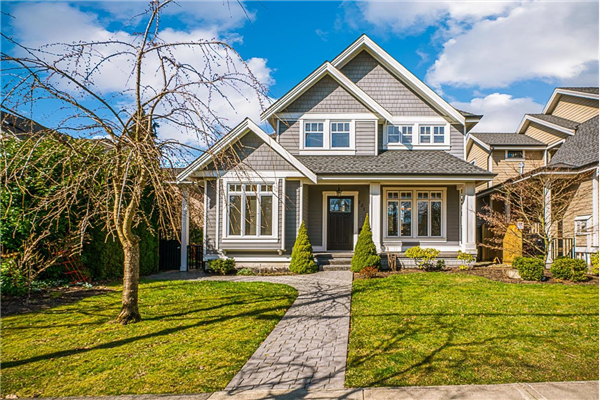 221 THIRD AVENUE, New Westminster