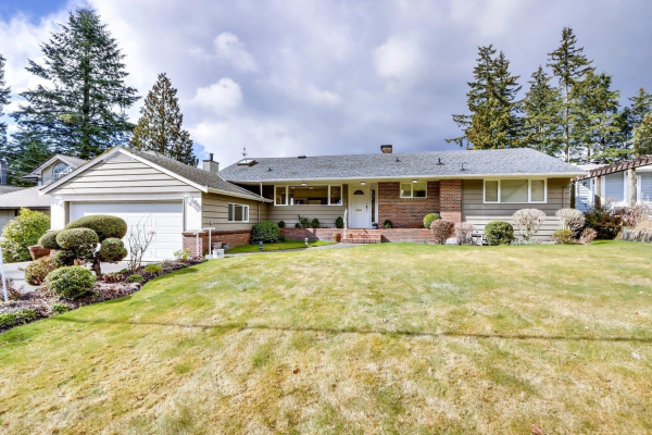 1305 LENNOX STREET, North Vancouver