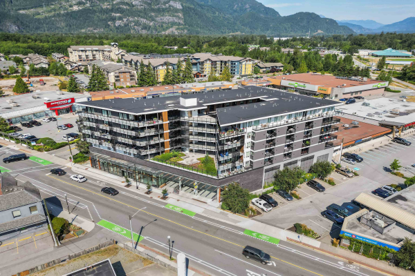 311 1365 PEMBERTON AVENUE, Squamish