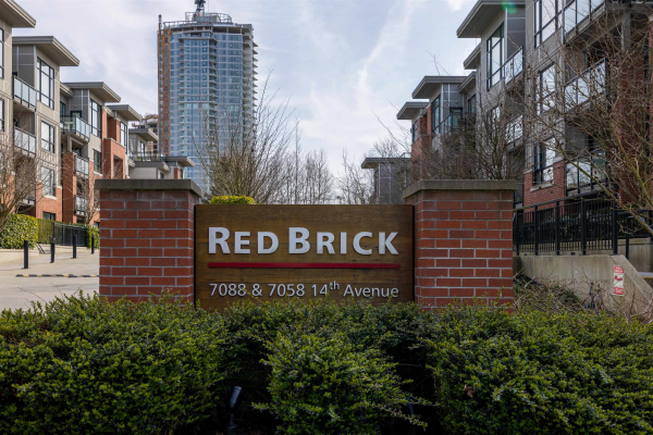 425 7058 14TH AVENUE, Burnaby
