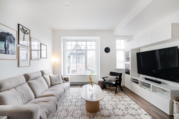 98 3552 VICTORIA DRIVE, Coquitlam