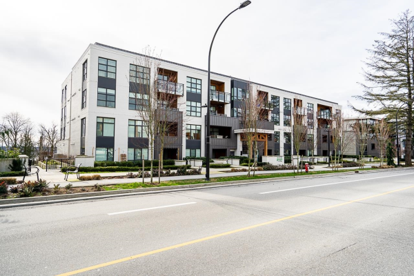 310 733 E 3RD STREET, North Vancouver