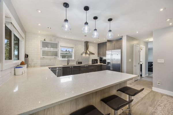 1971 MANNING AVENUE, Port Coquitlam