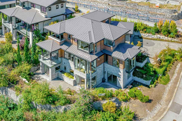 2121 UNION COURT, West Vancouver