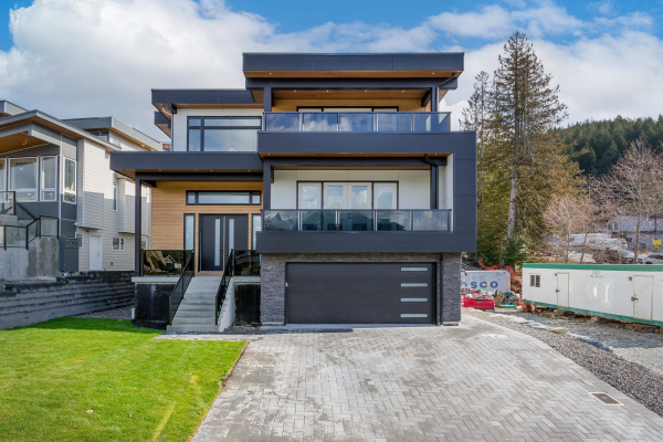 4 3385 MAMQUAM ROAD, Squamish