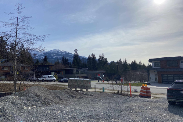 2 3385 MAMQUAM ROAD, Squamish