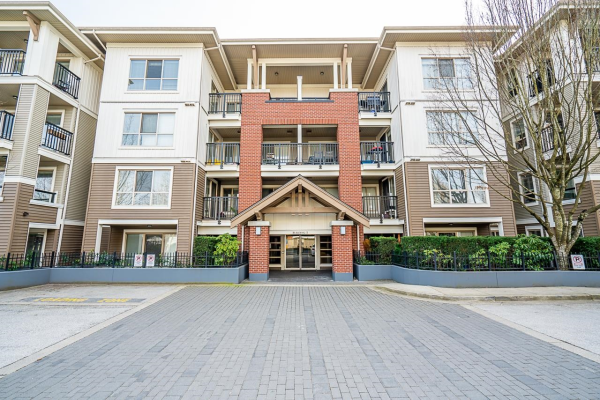 B307 8929 202 STREET, Langley