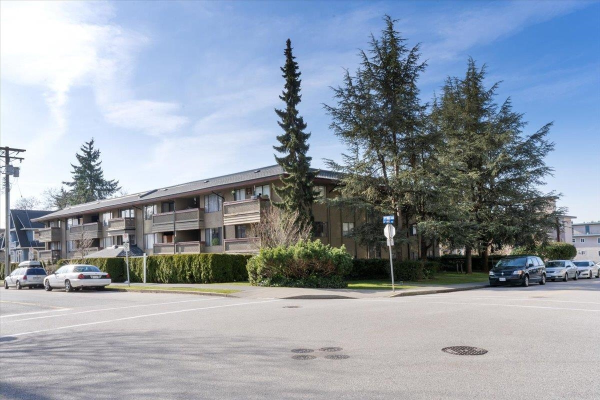 304 436 SEVENTH STREET, New Westminster