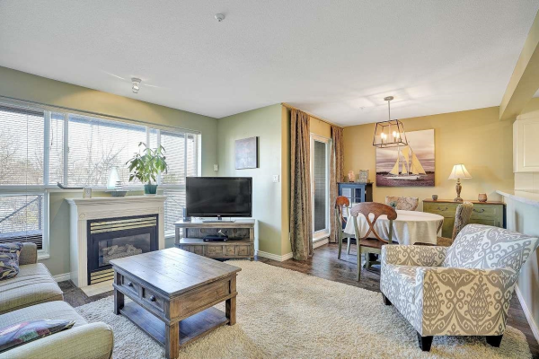303 6390 196 STREET, Langley