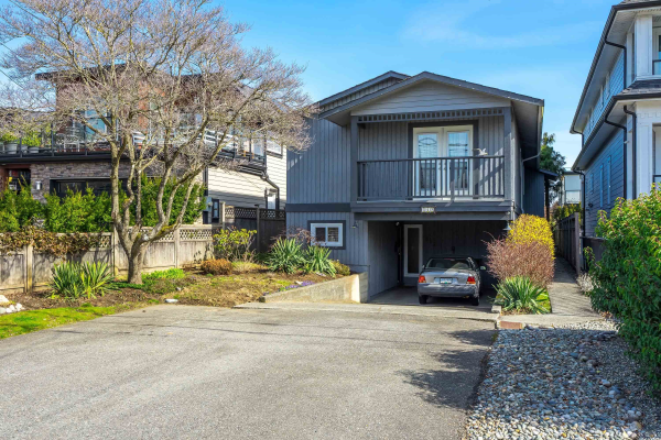 862 LEE STREET, White Rock