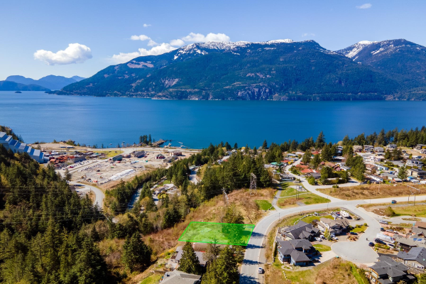 940 COPPER DRIVE, Squamish