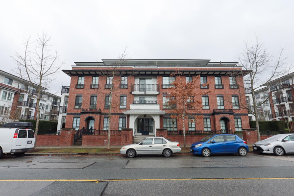 209 553 FOSTER AVENUE, Coquitlam