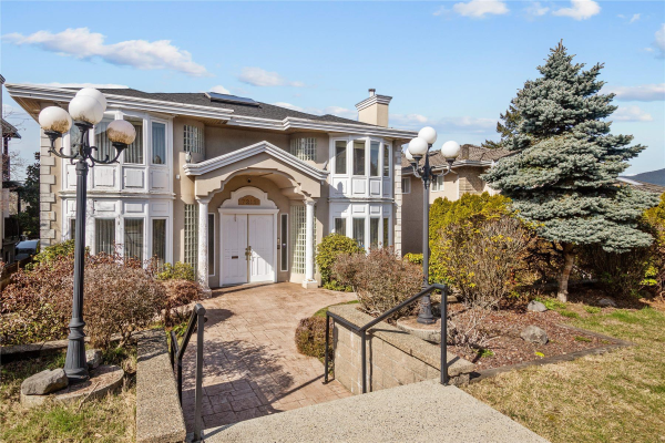 7211 BARNET ROAD, Burnaby