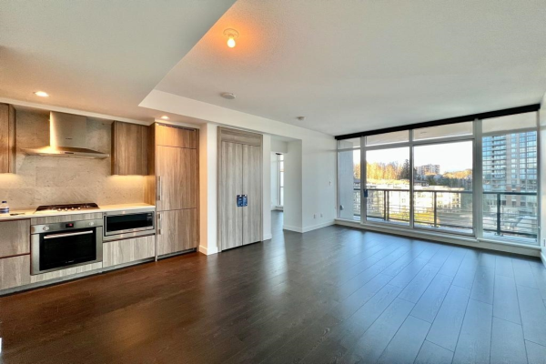 7XX 4730 LOUGHEED HWY, Burnaby