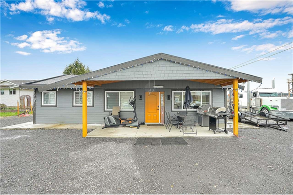 18044 40 AVENUE, Surrey