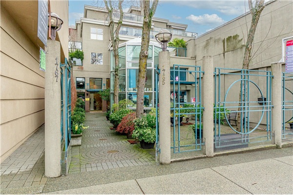 204 1765 MARINE DRIVE, West Vancouver