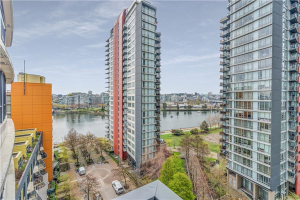 1205 33 SMITHE STREET, Vancouver