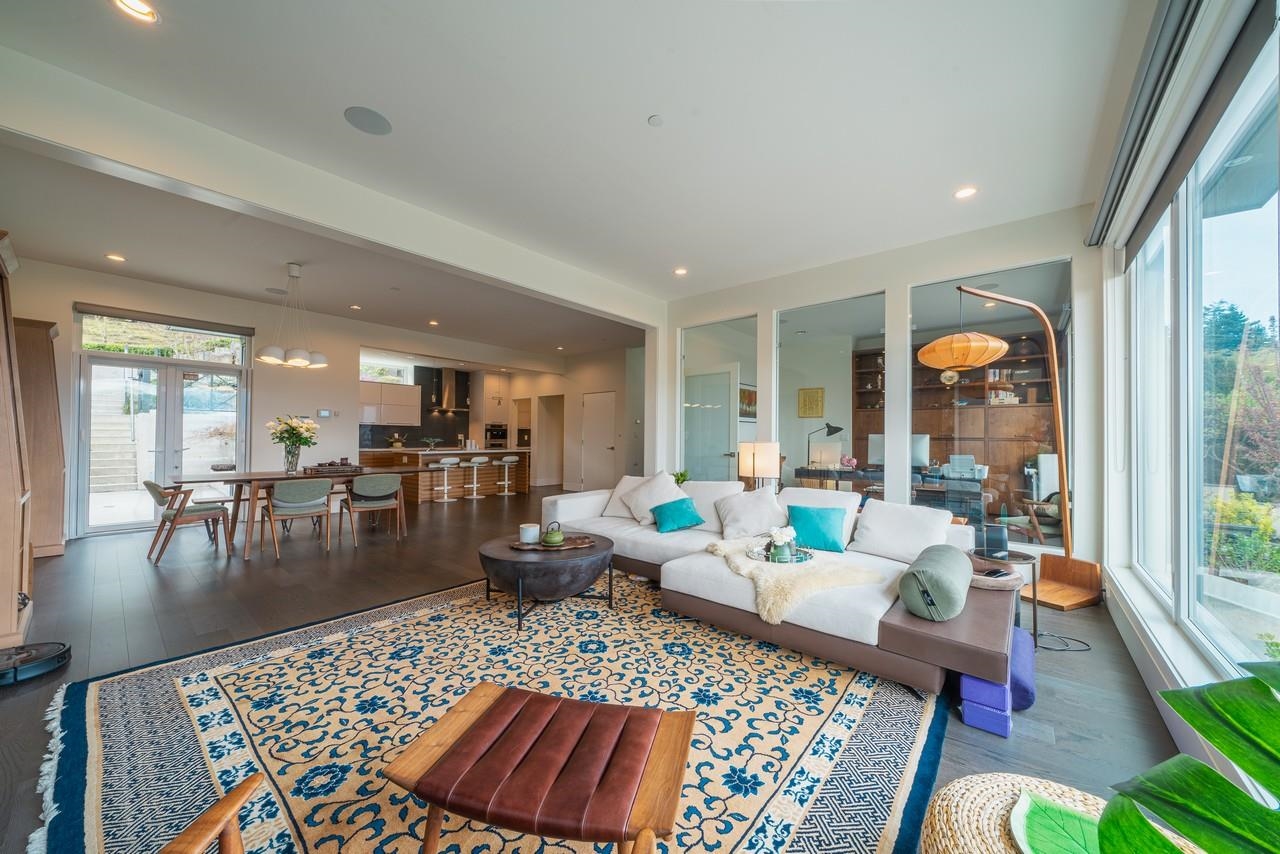 4350 LOCARNO CRESCENT
