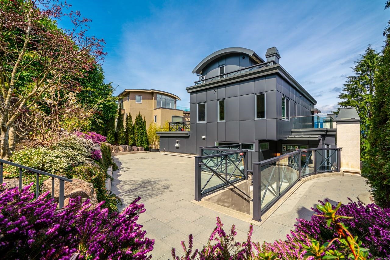 4350 LOCARNO CRESCENT
