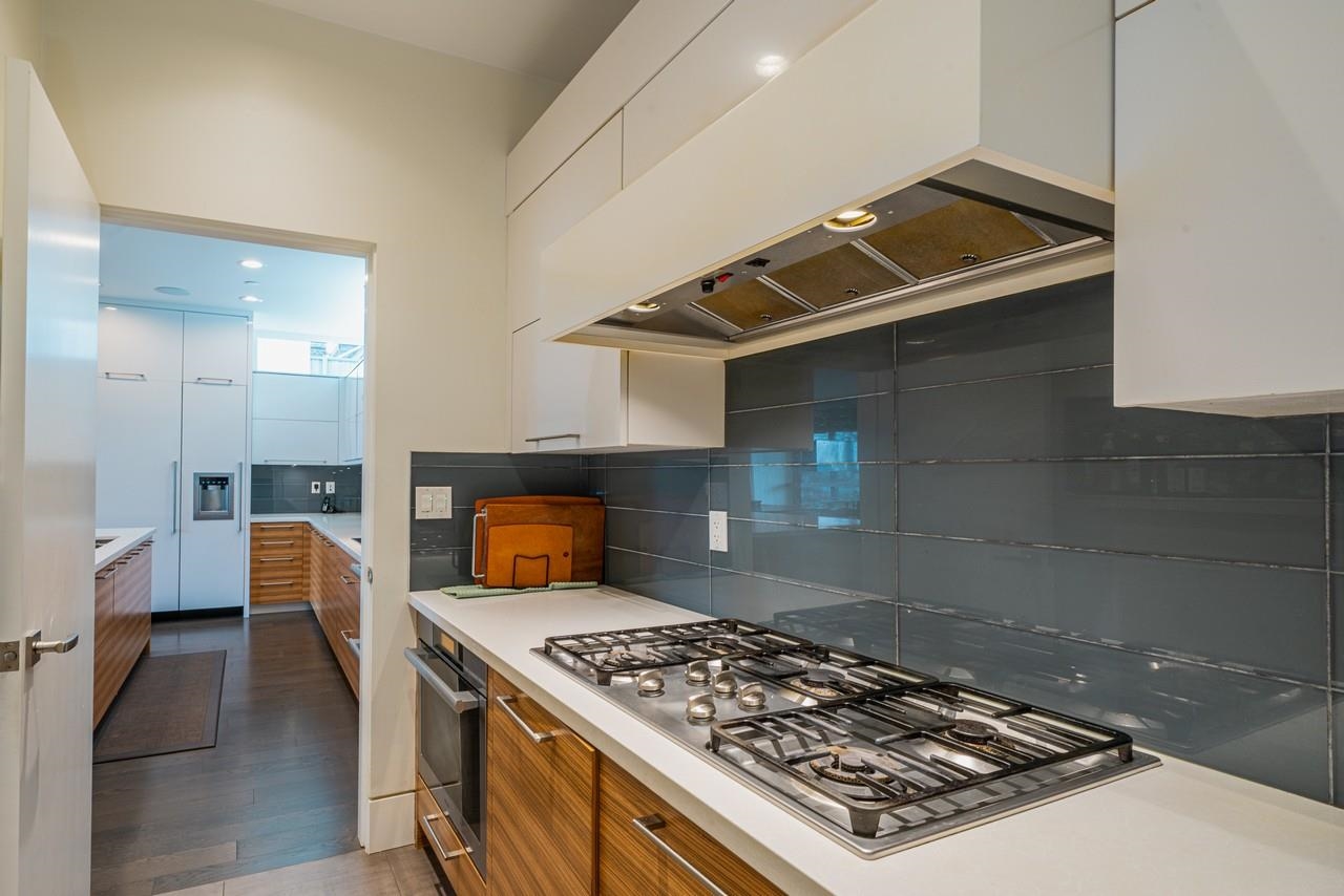 4350 LOCARNO CRESCENT